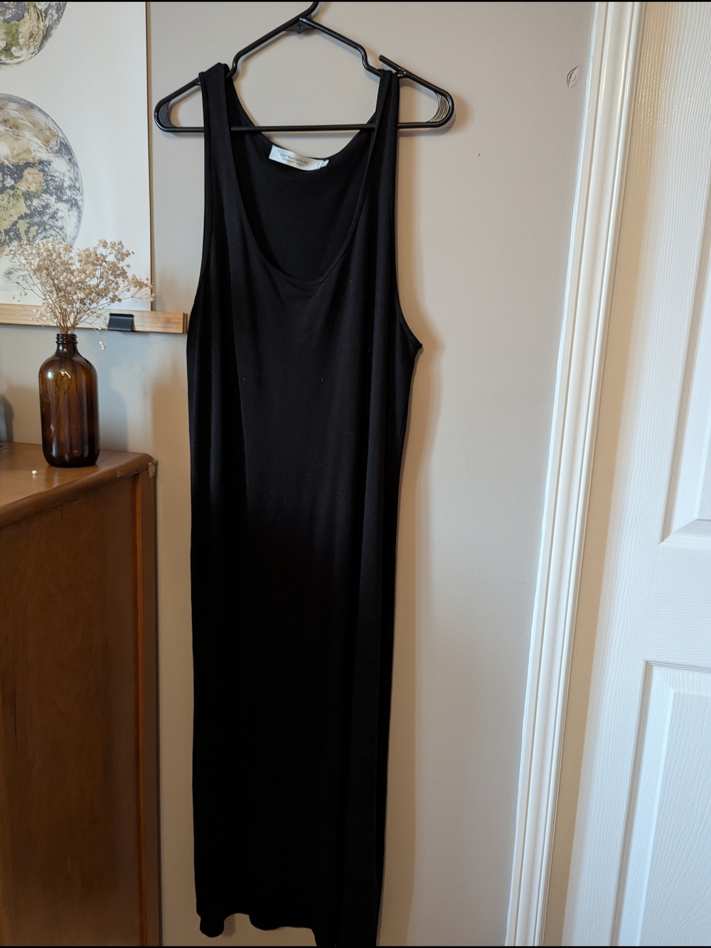 Sleeveless Black Maxi Dress — Lightweight Everyday Style